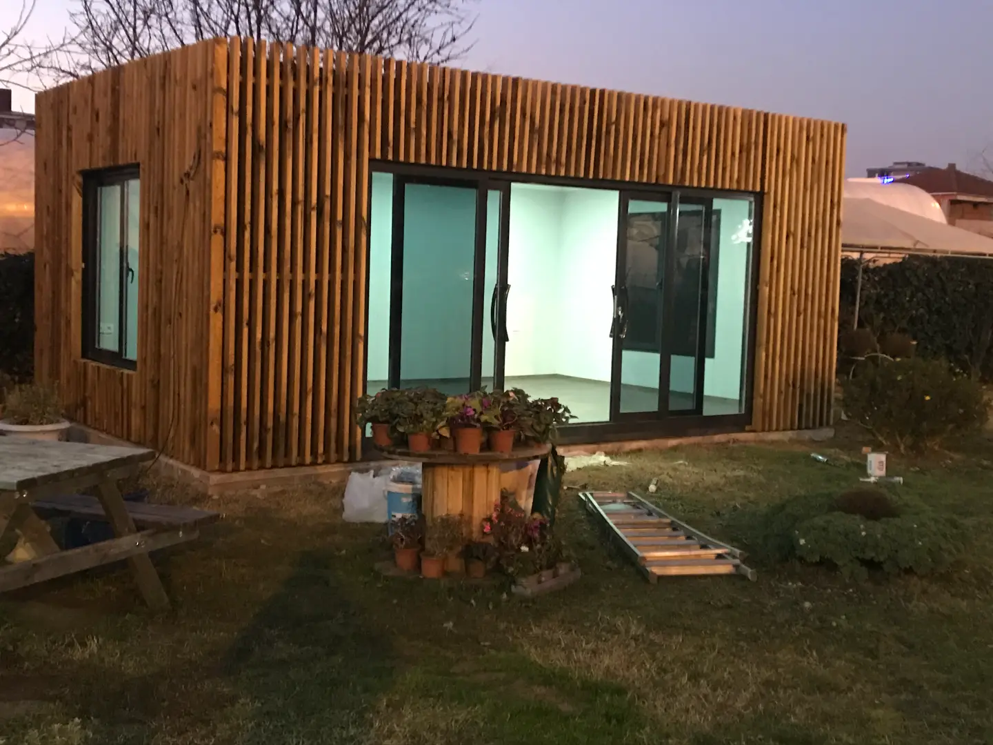 300CMX700 AHŞAP PERGOLE KAPLAMA OFİS KONTEYNER