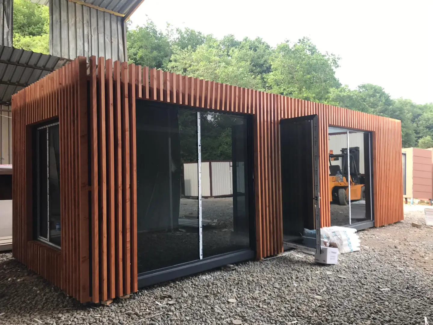 ÖZEL TASARIM  AHŞAP PERGOLE KAPLAMA OFİS KONTEYNER