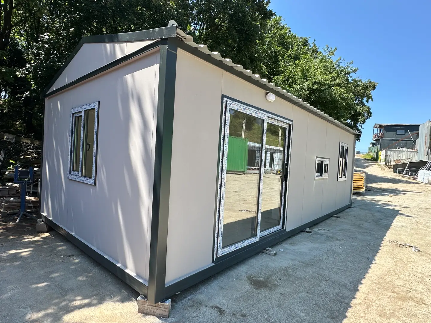 400CMX800CM 32 M2 BEŞİK ÇATILI BETOPAN KAPLAMA KONUT KONTEYNER