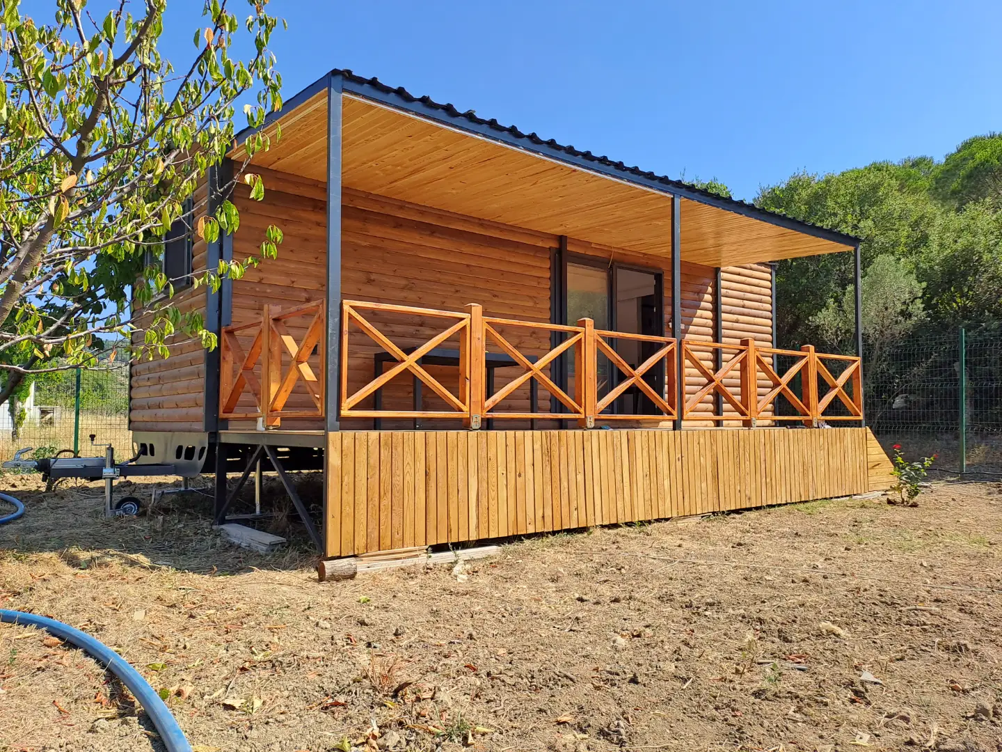 BEŞŞİK ÇATILI PLAKALI RUHSATLI TNY HAUSE